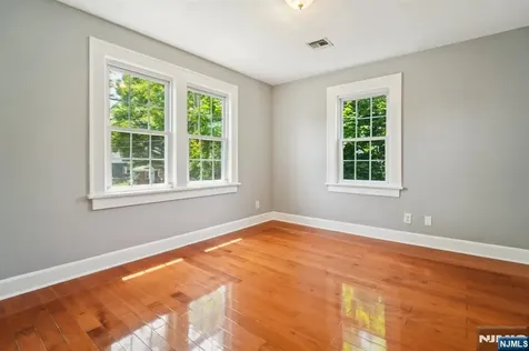 217 Grayson Place Teaneck NJ 07666