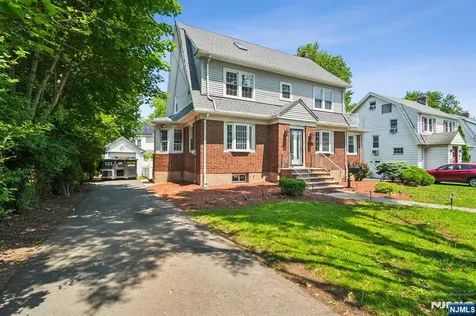 217 Grayson Place Teaneck NJ 07666