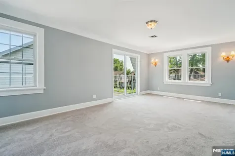 217 Grayson Place Teaneck NJ 07666