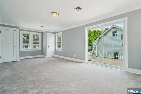 217 Grayson Place Teaneck NJ 07666