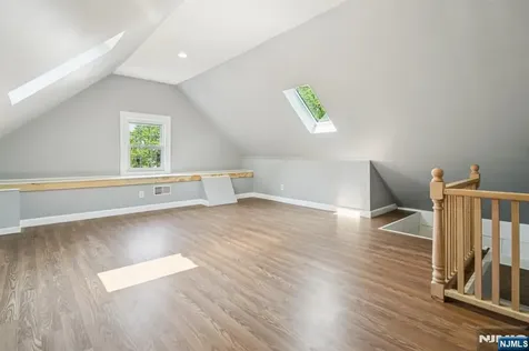 217 Grayson Place Teaneck NJ 07666