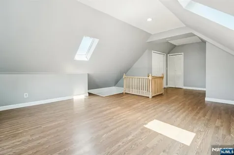 217 Grayson Place Teaneck NJ 07666