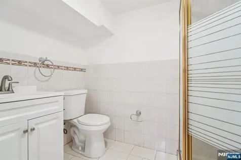 217 Grayson Place Teaneck NJ 07666