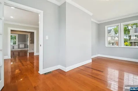217 Grayson Place Teaneck NJ 07666