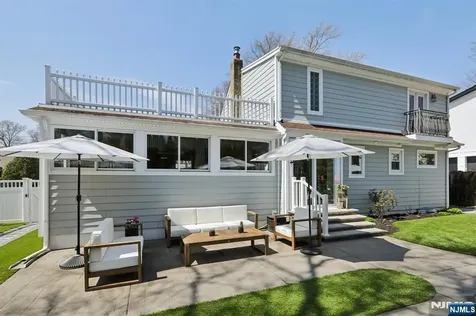 303 Walnut Street Twp Of Washington NJ 07676