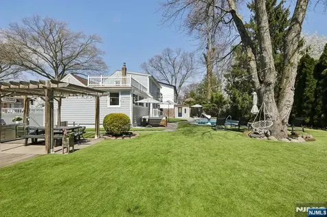 303 Walnut Street Twp Of Washington NJ 07676