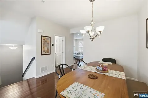 41 Creekside Court Secaucus NJ 07094
