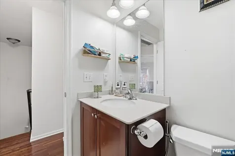 41 Creekside Court Secaucus NJ 07094