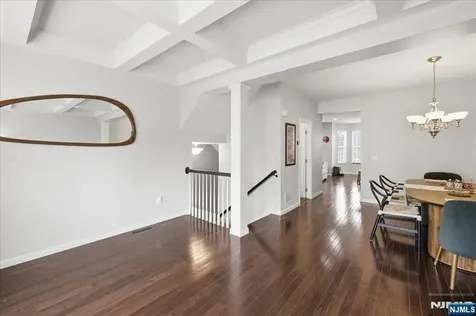 41 Creekside Court Secaucus NJ 07094