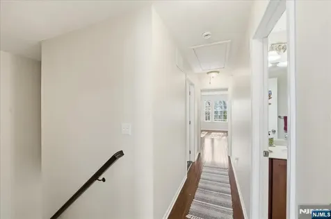 41 Creekside Court Secaucus NJ 07094
