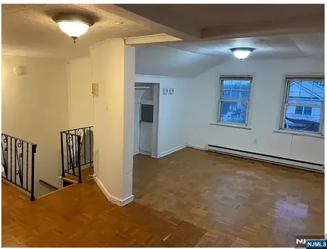 649 New Jersey Avenue Lyndhurst NJ 07071