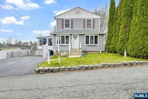 22 Glenridge Road West Milford NJ 07421