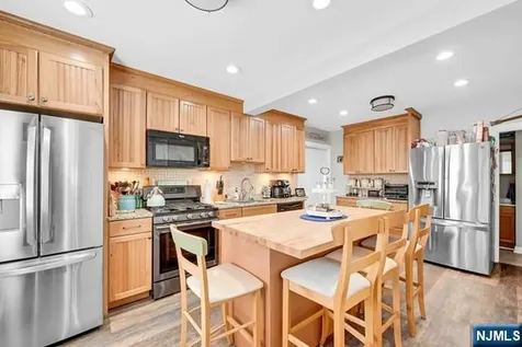 22 Glenridge Road West Milford NJ 07421