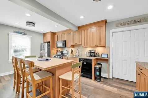 22 Glenridge Road West Milford NJ 07421