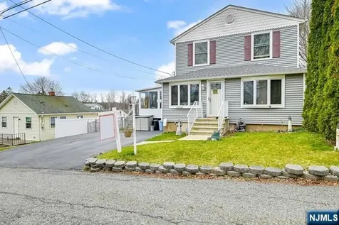 22 Glenridge Road West Milford NJ 07421