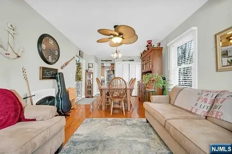 22 Glenridge Road West Milford NJ 07421