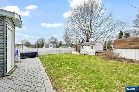 22 Glenridge Road West Milford NJ 07421