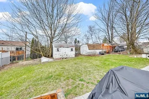 22 Glenridge Road West Milford NJ 07421