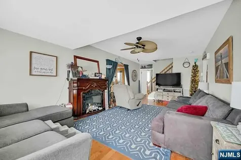 22 Glenridge Road West Milford NJ 07421