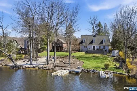 173 Point Breeze Drive West Milford NJ 07421