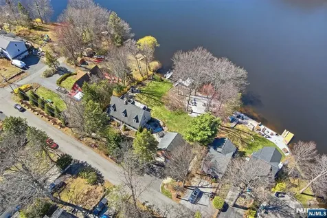 173 Point Breeze Drive West Milford NJ 07421