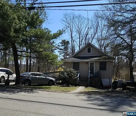 5 Banker Road West Milford NJ 07421