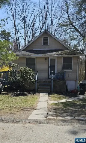 5 Banker Road West Milford NJ 07421