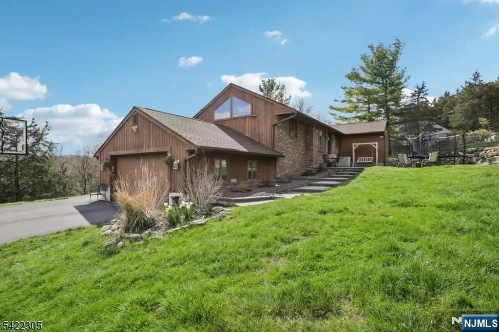 5 Bucky Lane Vernon NJ 07462