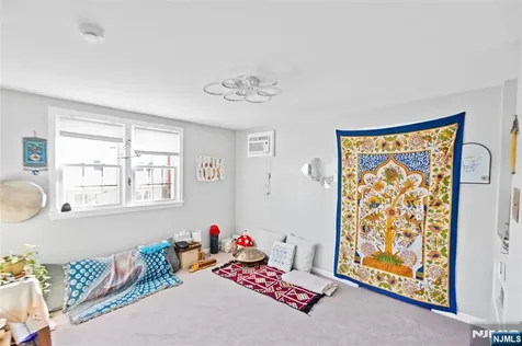 154 Orchard Street Elmwood Park NJ 07407