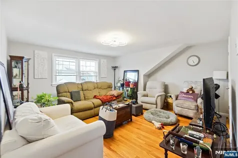 154 Orchard Street Elmwood Park NJ 07407