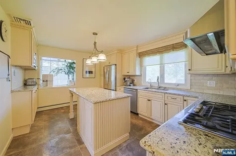 412 Eric Lane Northvale NJ 07647