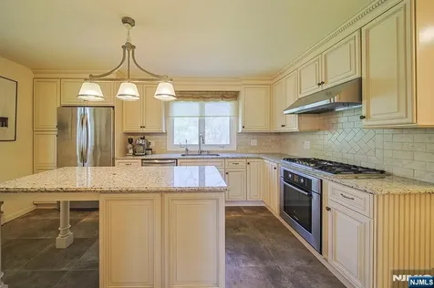 412 Eric Lane Northvale NJ 07647
