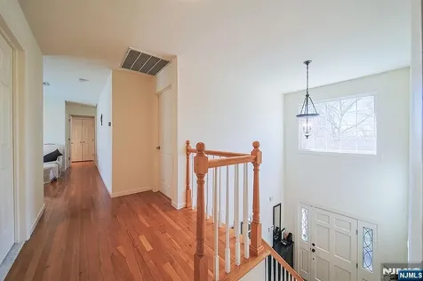 412 Eric Lane Northvale NJ 07647