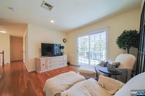 412 Eric Lane Northvale NJ 07647