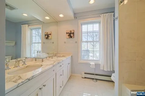412 Eric Lane Northvale NJ 07647