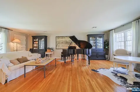 412 Eric Lane Northvale NJ 07647