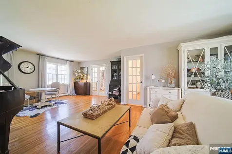 412 Eric Lane Northvale NJ 07647