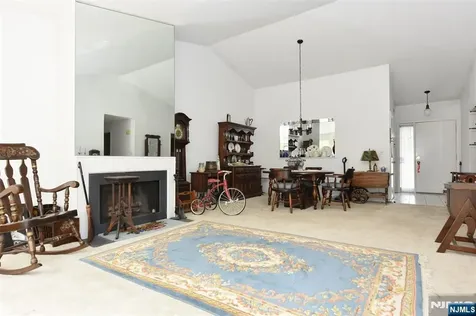 9 Parsons Court Mahwah NJ 07430