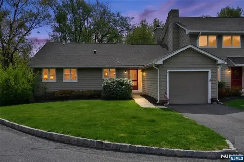 9 Parsons Court Mahwah NJ 07430