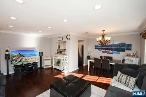 11 S Maple Avenue Park Ridge NJ 07656