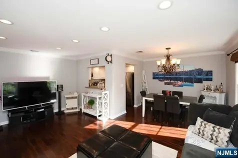 11 S Maple Avenue Park Ridge NJ 07656