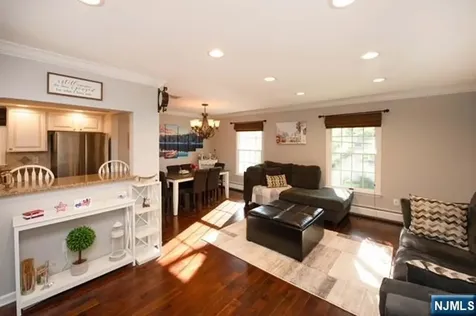 11 S Maple Avenue Park Ridge NJ 07656