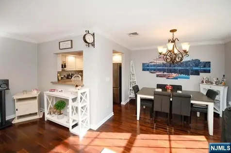 11 S Maple Avenue Park Ridge NJ 07656