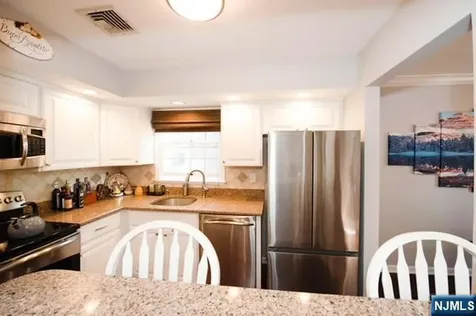 11 S Maple Avenue Park Ridge NJ 07656