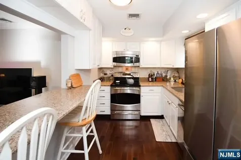 11 S Maple Avenue Park Ridge NJ 07656