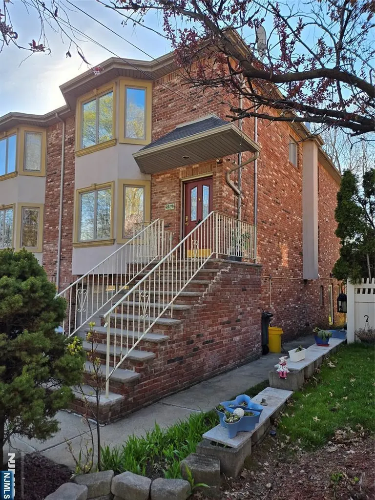 257B 5th Street Palisades Park NJ 07650