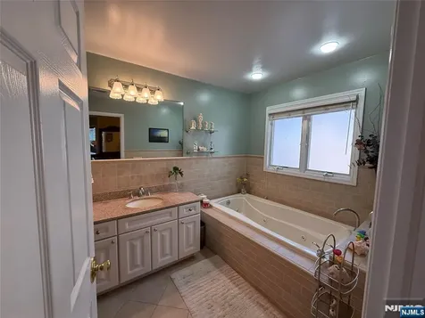 257B 5th Street Palisades Park NJ 07650