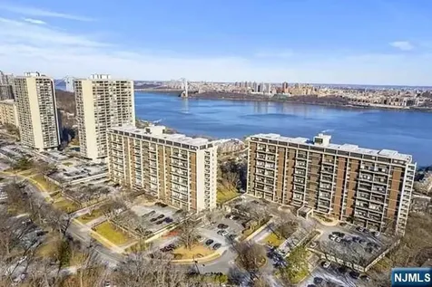 2 Horizon Road Fort Lee NJ 07024
