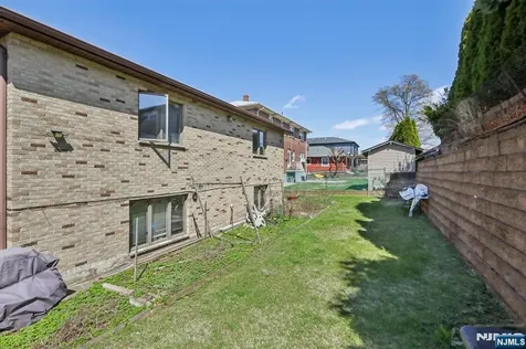 318 3rd Street Palisades Park NJ 07650