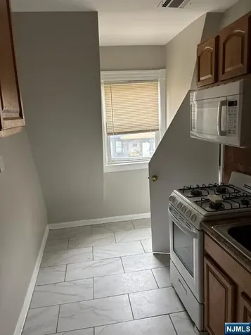 84 Farley Avenue Newark NJ 07108